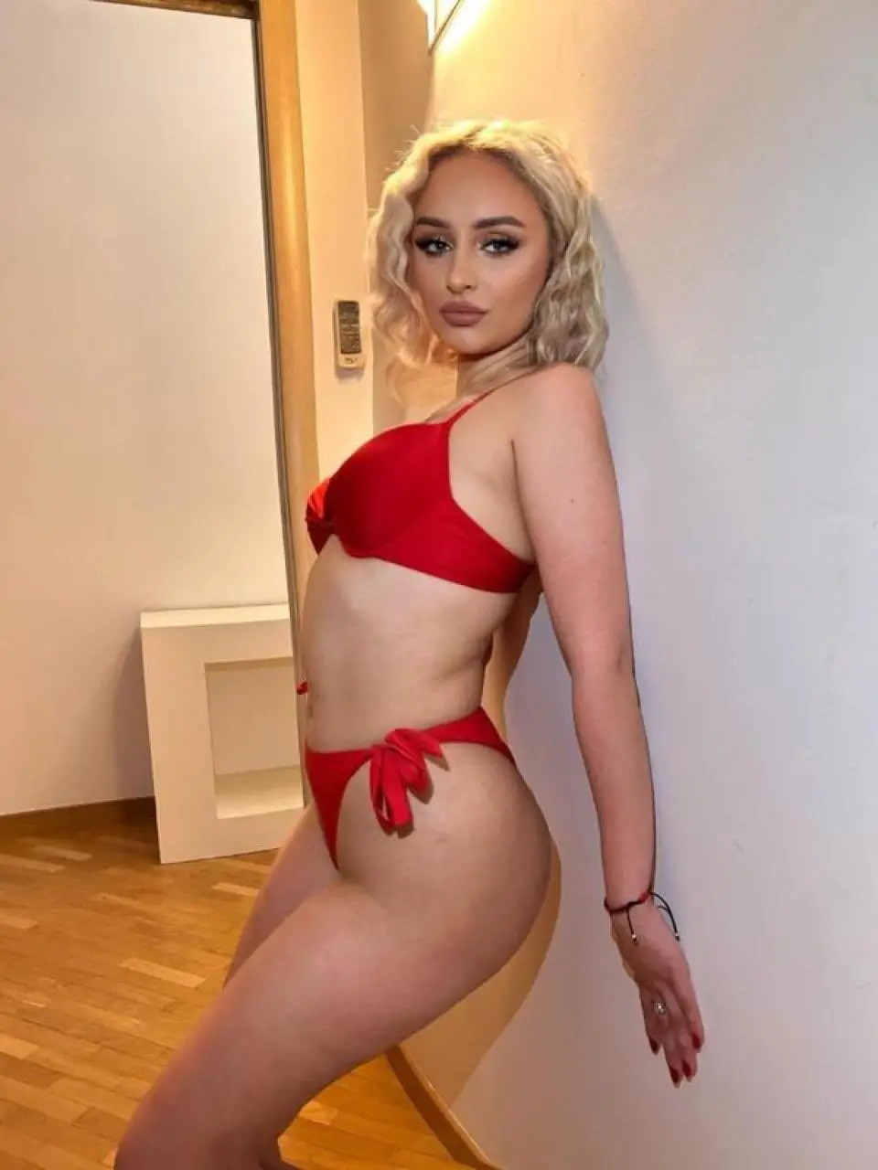Yasmina | 18 | Escort | Martigny, Valais, CH - 2/1