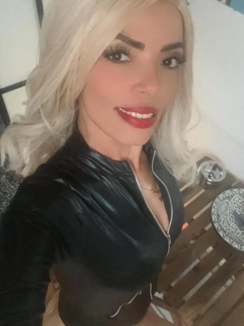 Laura | 25 | Escort | Porrentruy, Jura, CH - 2/1